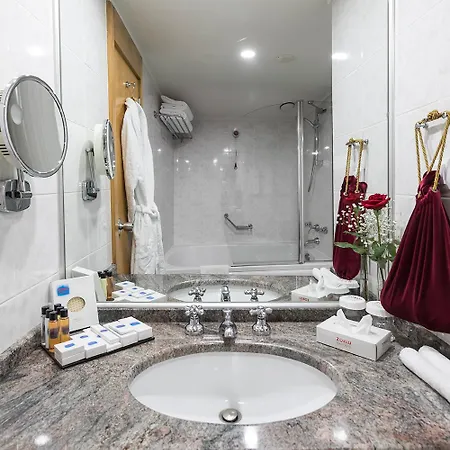 ホテル Zorlu Grand 5*