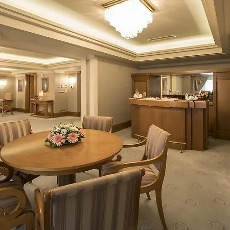 Zorlu Grand 5*